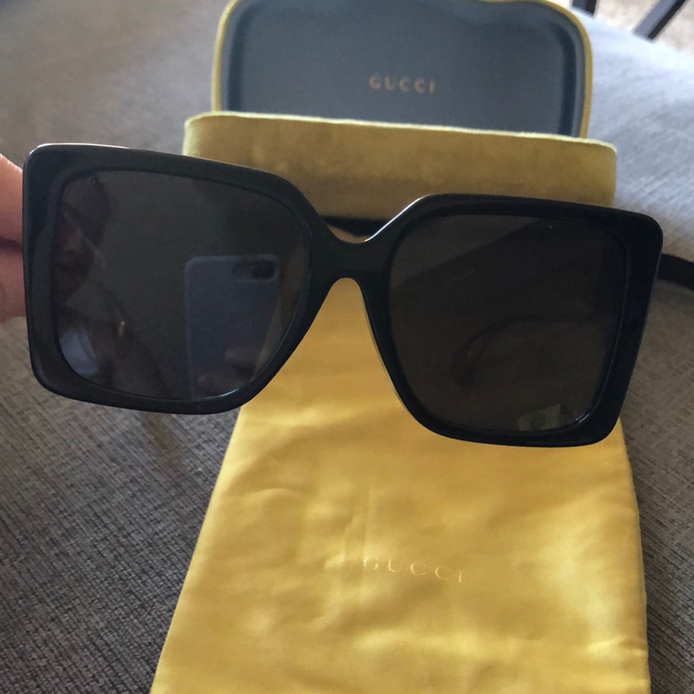 Square-framed Gucci sunglasses - Picture 3 of 3